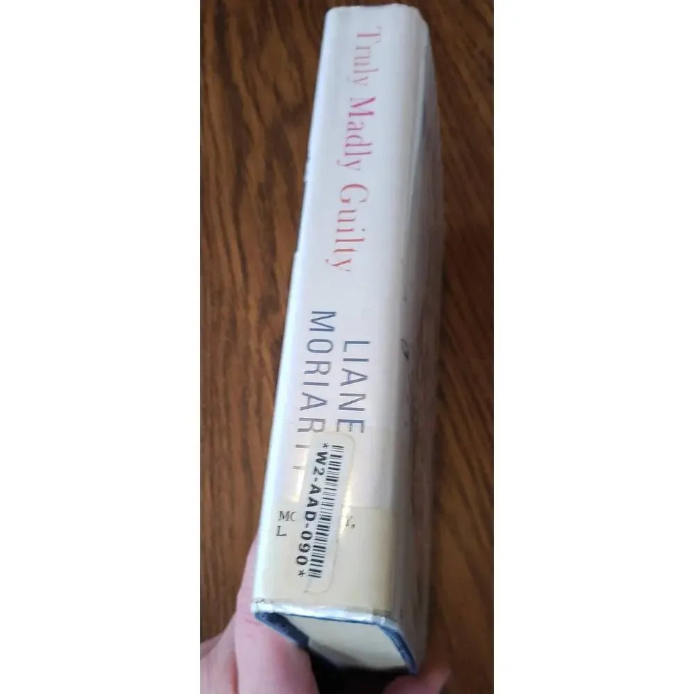 Truly Madly Guilty - Hardcover By Moriarty, Liane